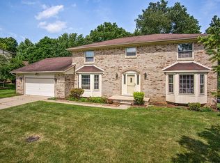 283 Tanglewood Dr, Rochester Hills, MI 48309