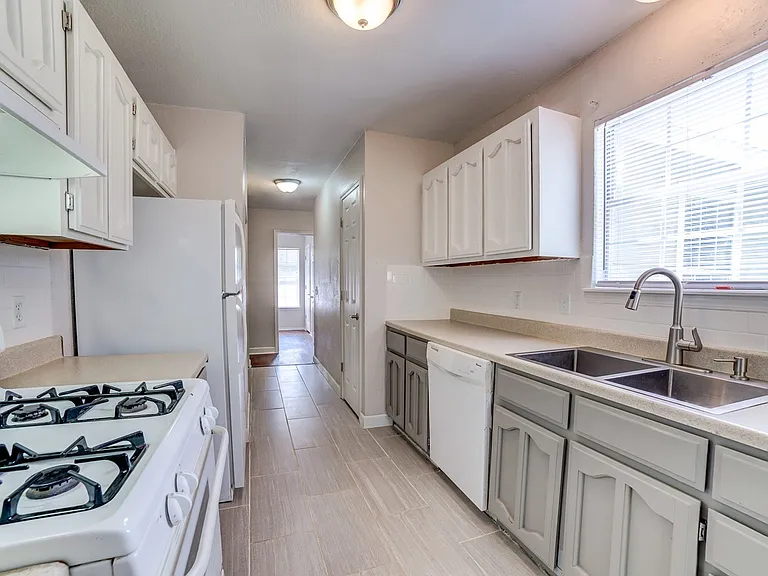 13332 S 91st East Ave — Photo 15