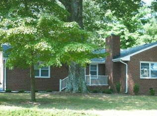 7402 Camp Okee Dr, Gloucester Point, VA 23062