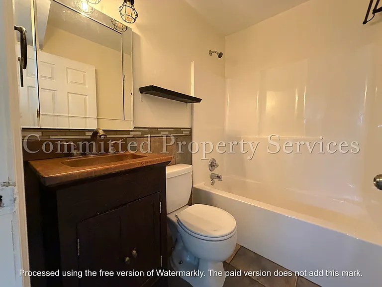 24382 Columbus Ave — Photo 9