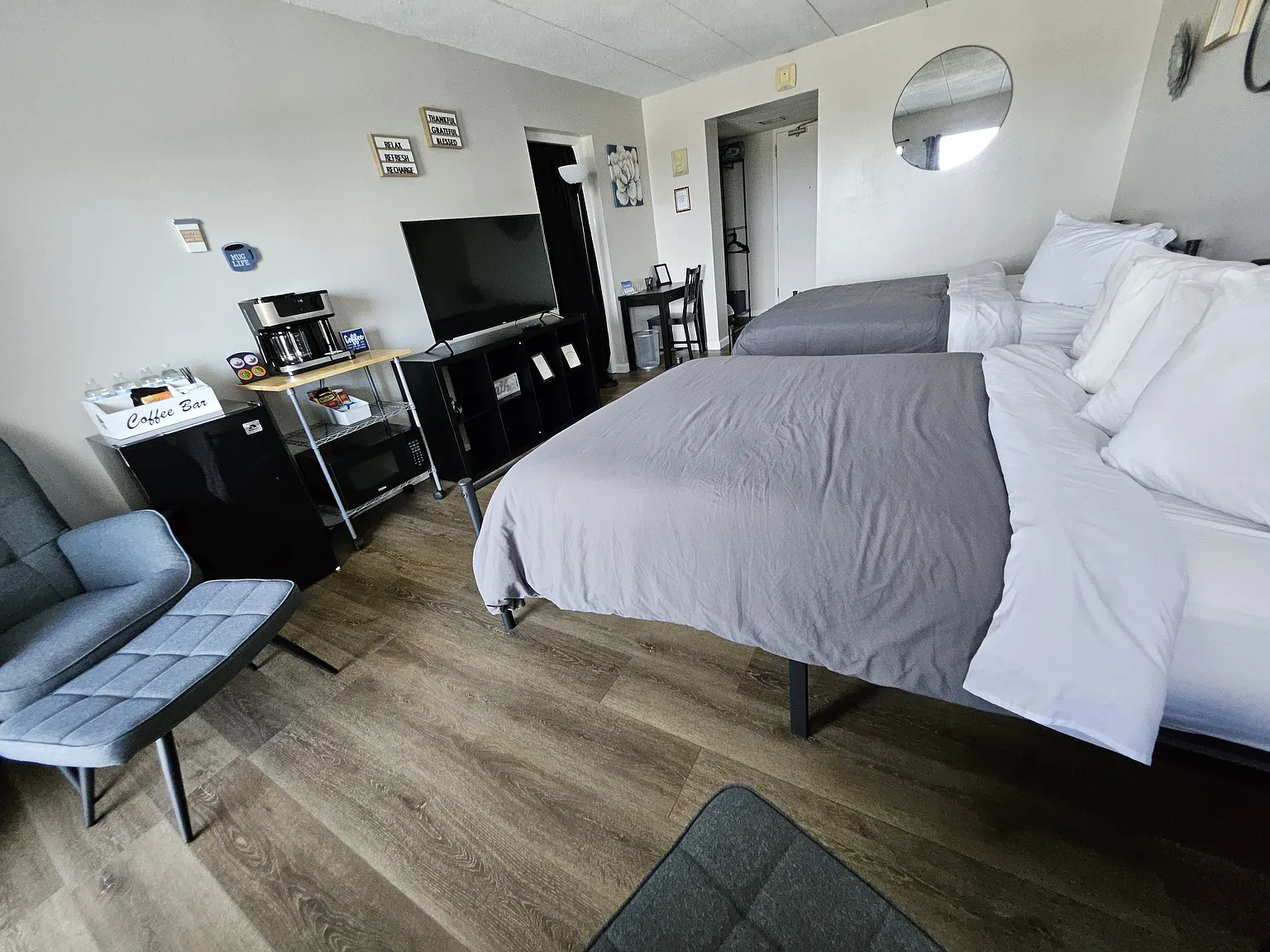 Studio, 320 sqft, $1,100 — Photo 2