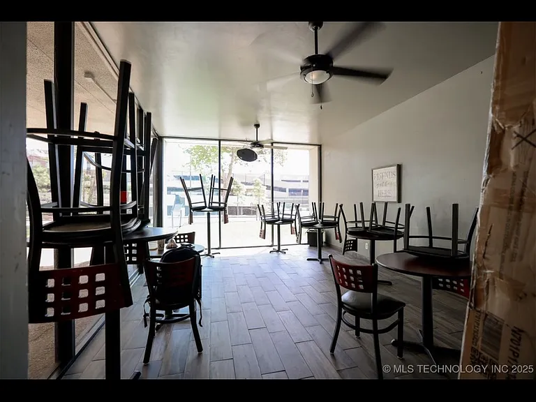 450 W 7th St S #401 — Photo 22