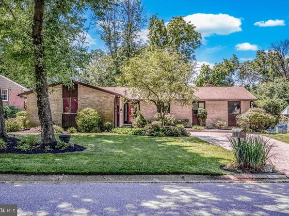 6 Ridgewood Cir, Wilmington, DE 19809