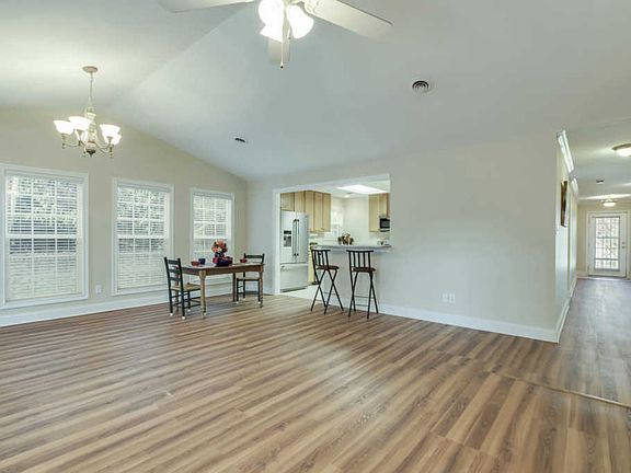 3rd image of 1523 Teton Ln