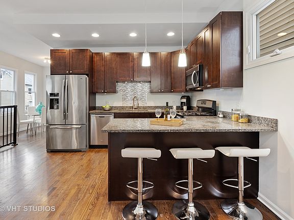 5th image of 1711 N Maplewood Ave #1R