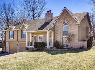 1816 NE Waterfield Ln, Blue Springs, MO 64014