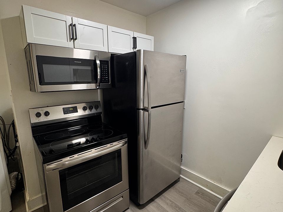 1st image of 1221 Sumner Ave #E