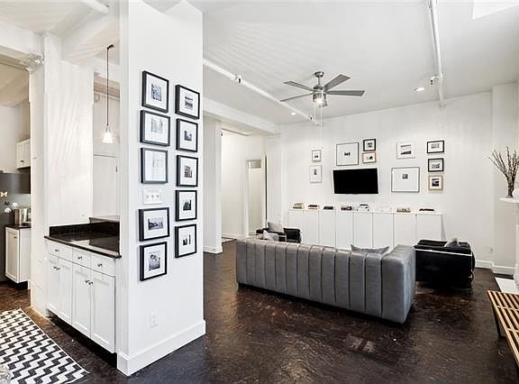 5th image of 1111 S Peters St APT 102