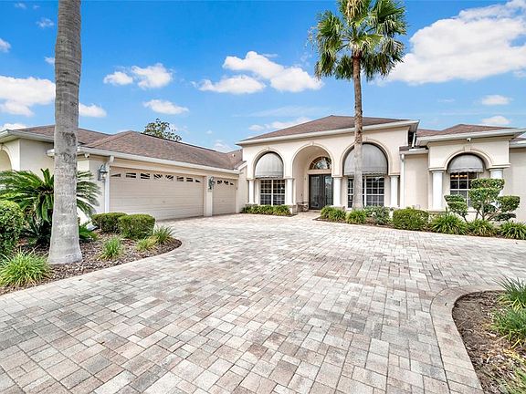4th image of 5011 Golf Club Ln
