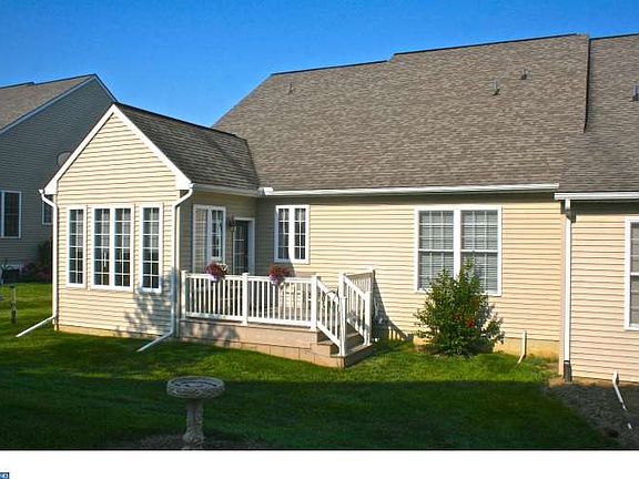 4th image of 317 Houffman Pl