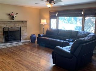 Sunny Ln, Greensburg, PA 15601