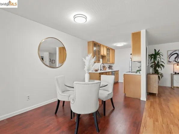 22 Moss Ave APT 208, Oakland, CA 94610