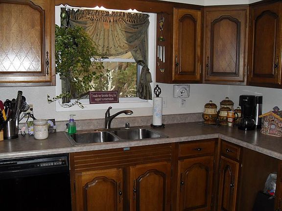 3rd image of 414 Bryant Cir
