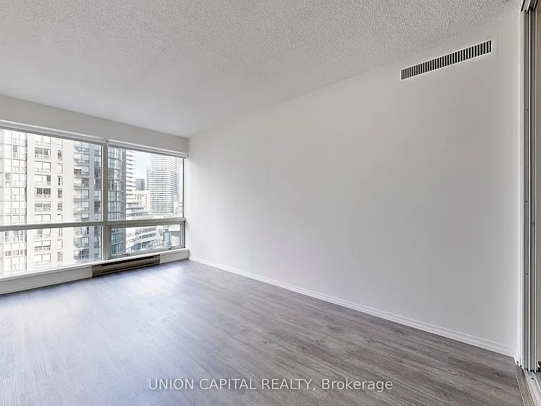 1001 Bay St #1009 — Photo 16