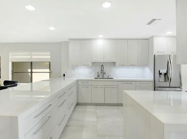 32 Westgate Lane #D, Boynton Beach, FL 33436