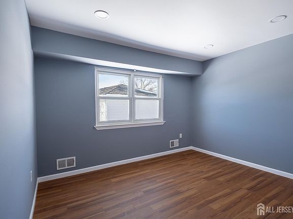 5th image of 72D Haven Dr #500