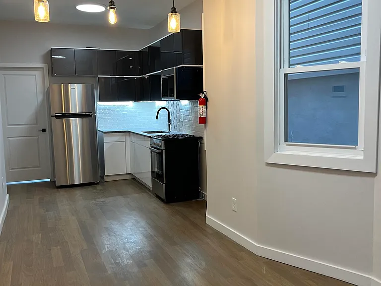 107 Magazine St #2R — Photo 32
