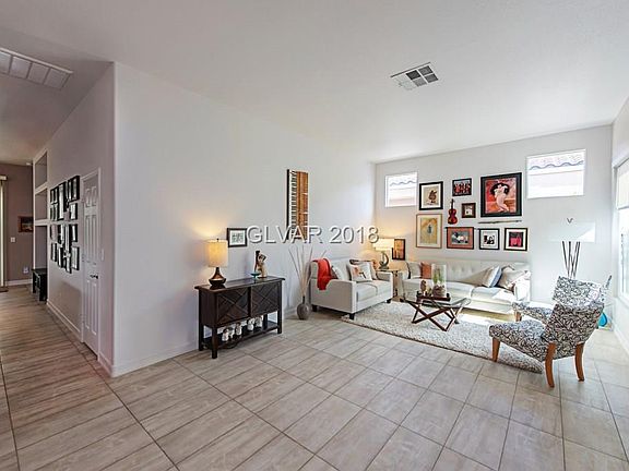 4th image of 152 Staten Island Ave