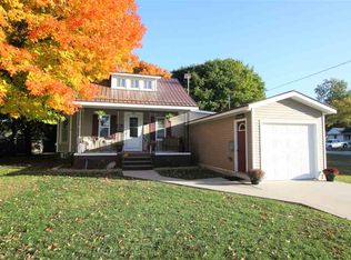 804 E Union St, Manchester, IA 52057