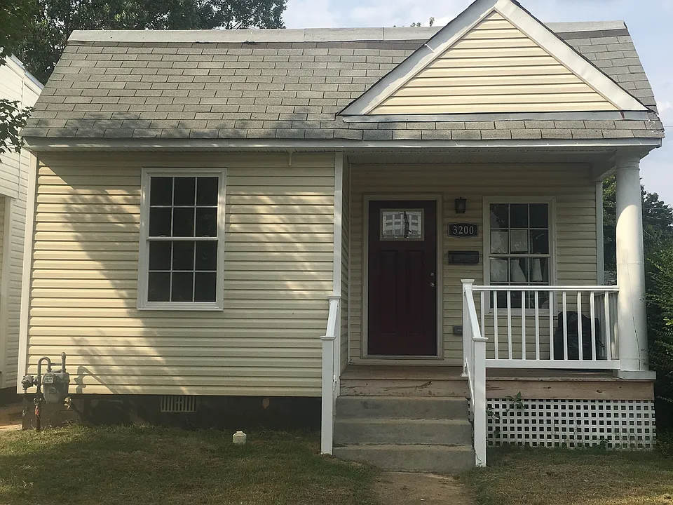 3200 Rosewood Ave