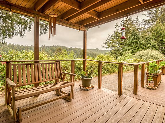 2nd image of 1497 NE Yaquina Heights Dr
