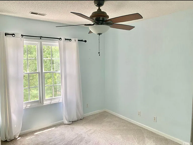 218 Snow Camp Dr — Photo 3