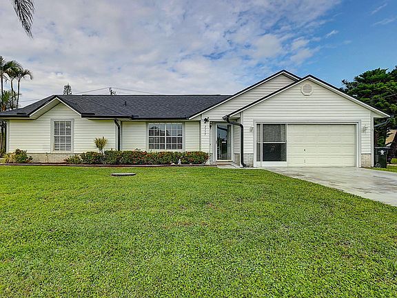 5th image of 2737 SE Caladium Avenue