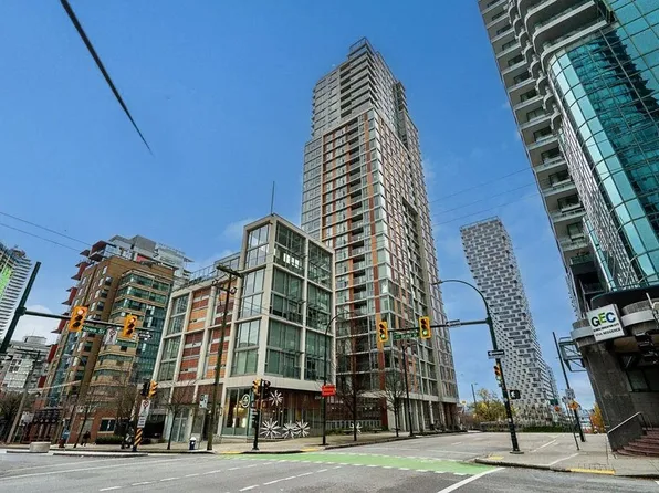 1351 Continental St #307, Vancouver, BC V6Z 0C6
