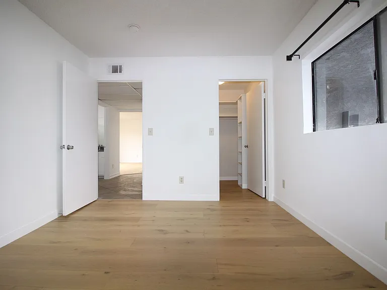 14029 Foothill — Photo 15