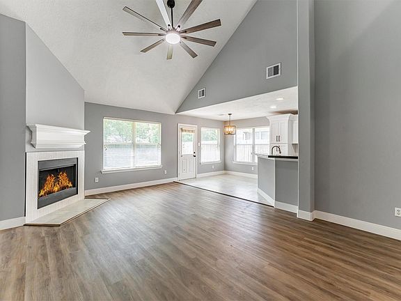 2nd image of 3227 Candlepine Dr