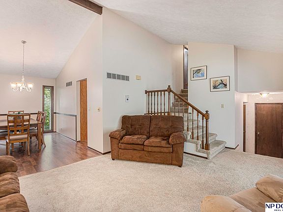 3rd image of 1415 Beechwood Ave
