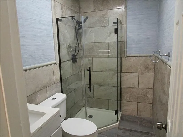 1235 Riverside Dr #F6 — Photo 23