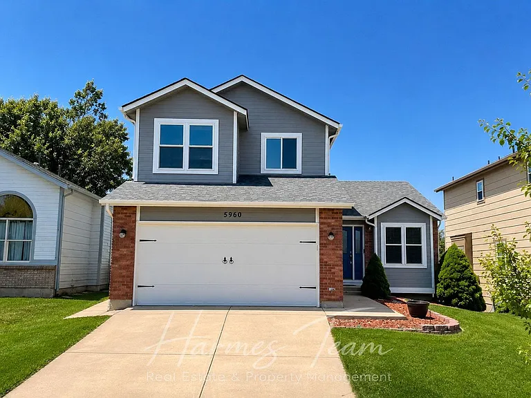 5960 Grapevine Dr — Photo 3