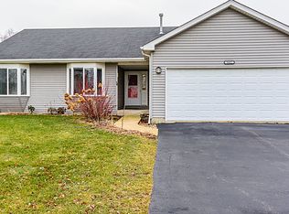 1431 Hawk Dr, Bolingbrook, IL 60490