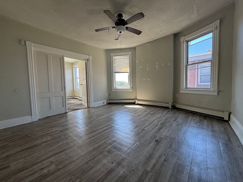 1st image of 179 Babcock St #3