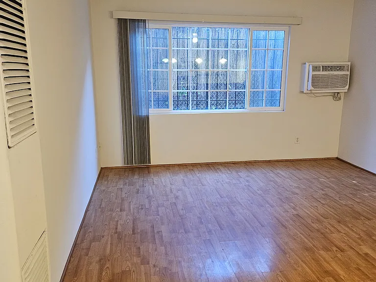 248 S Occidental Blvd #2 — Photo 9