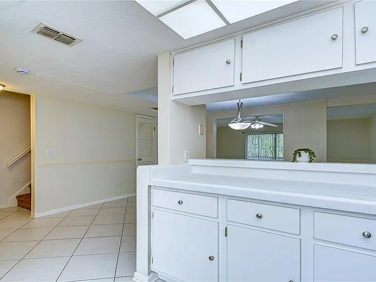 230 Cypress Pl — Photo 10