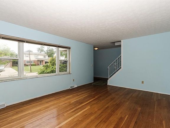 5th image of 1135 Oldwick Dr