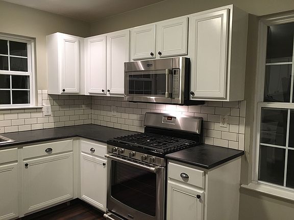 5th image of Greenbriar Ct