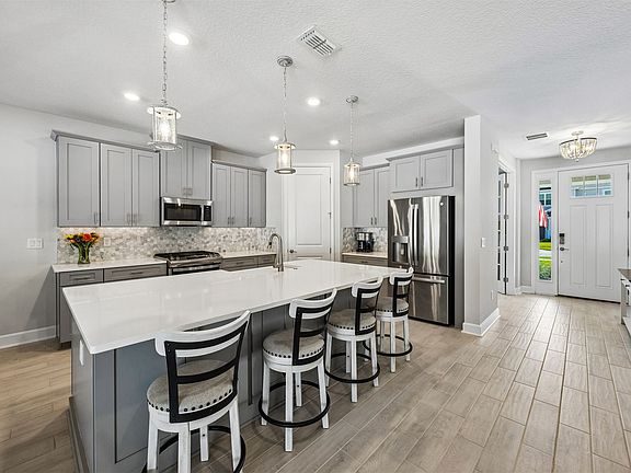 3rd image of 92648 Shipton Ln