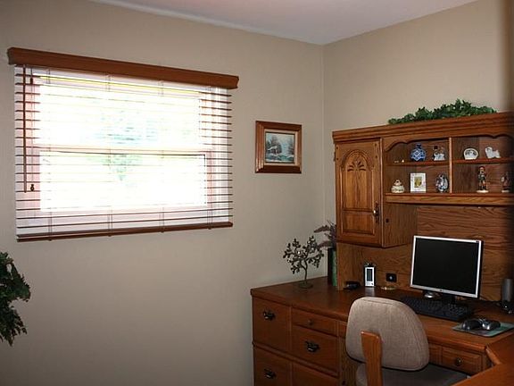 4th image of 8611 Driftwood Dr