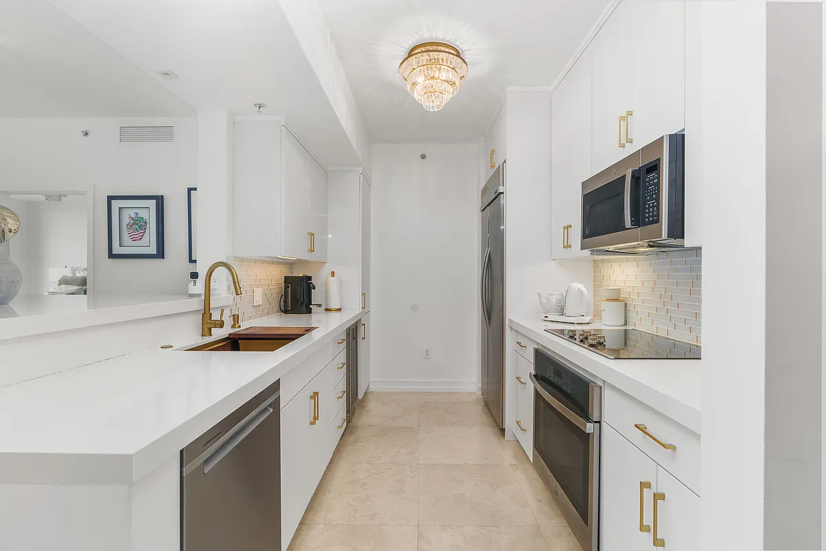 Building Photo - 550 Okeechobee Blvd #1409