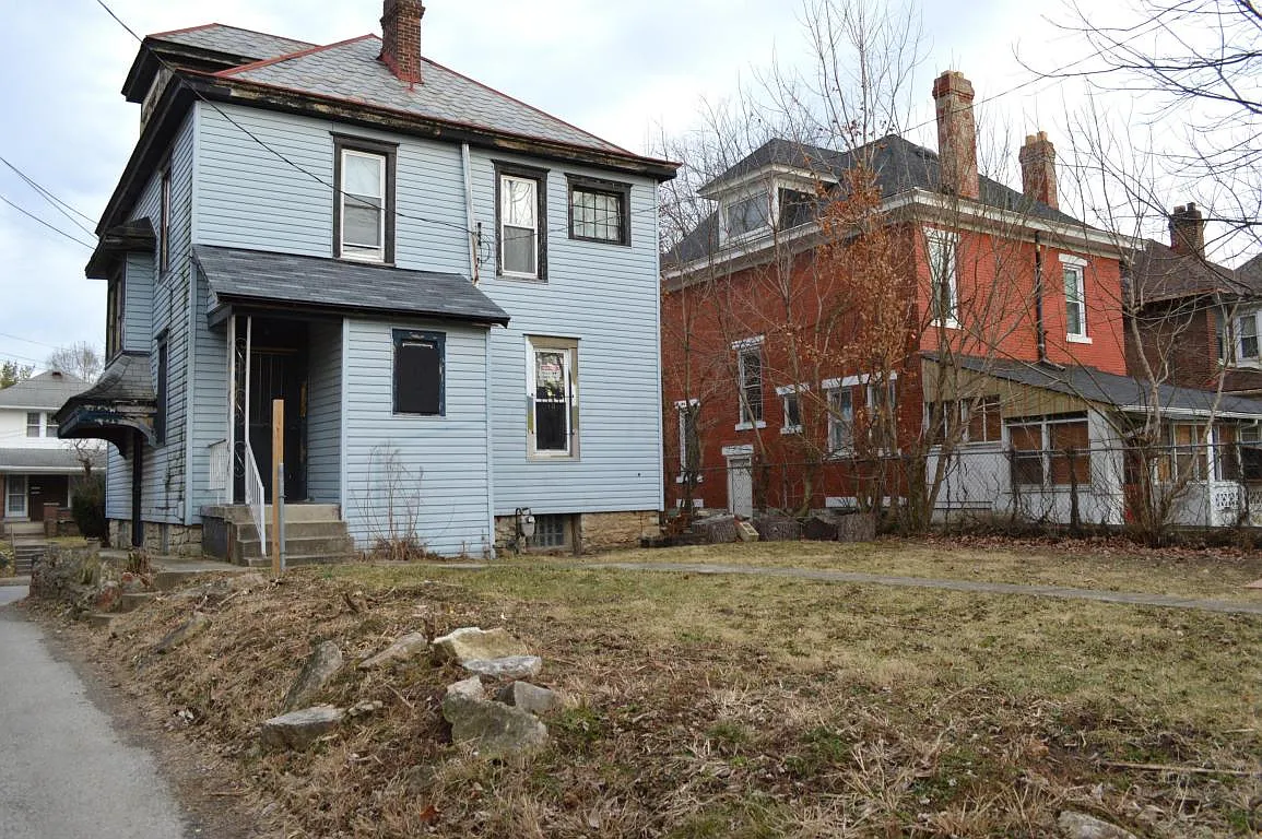 379 Fairwood Ave photo 1