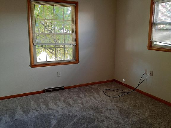 3rd image of 1890 NW Washington Blvd APT 4
