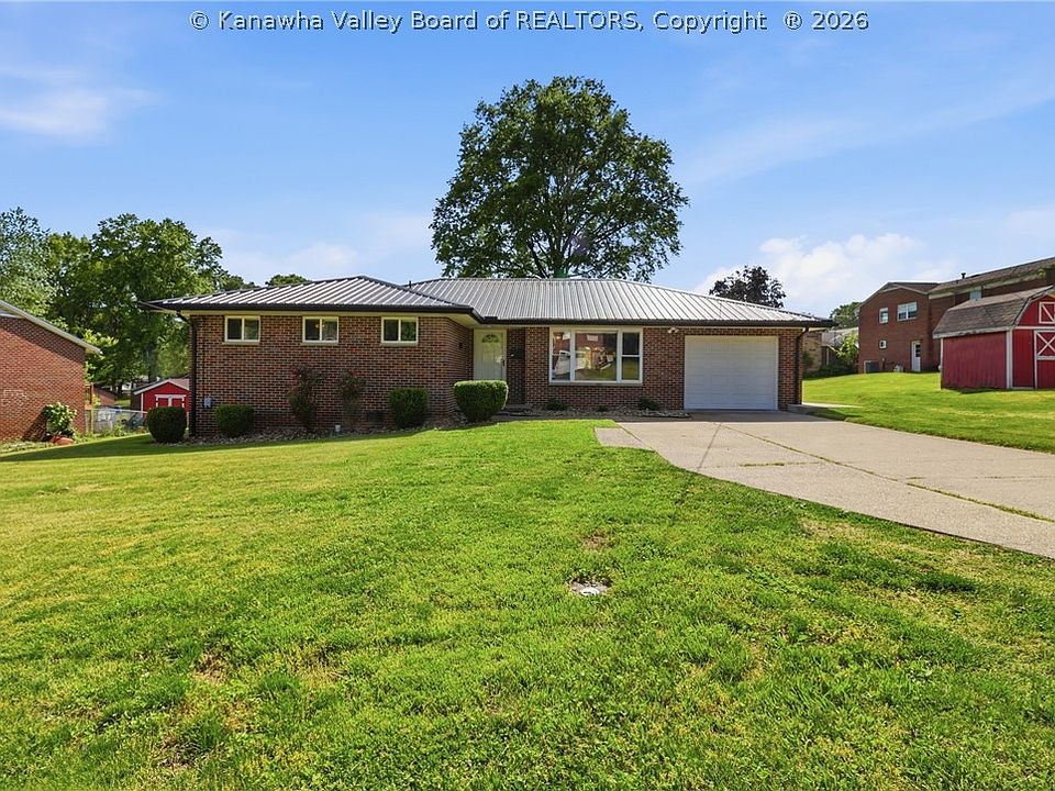 1st image of 305 Caroline Dr