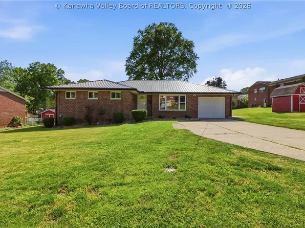305 Caroline Dr, Hurricane, WV 25526