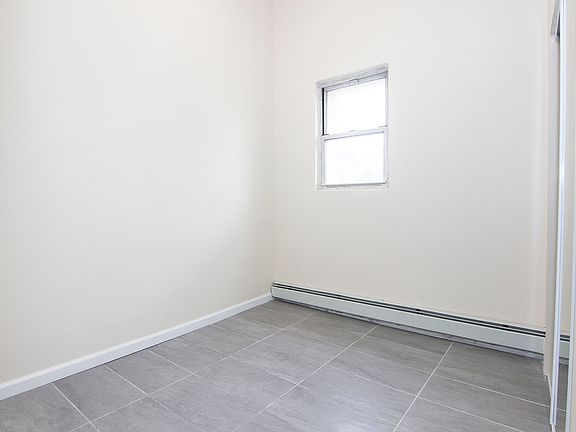 4th image of 30-12 Astoria Blvd #5D