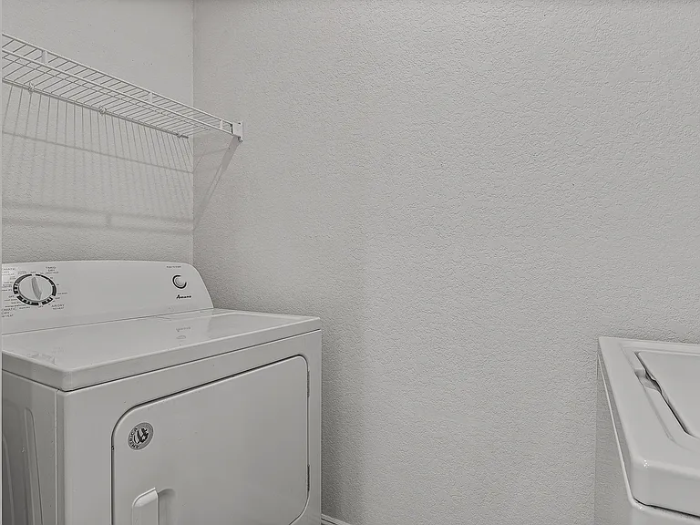 Laundry Room| 2 Bed 2.5 Bath | The Cabernet