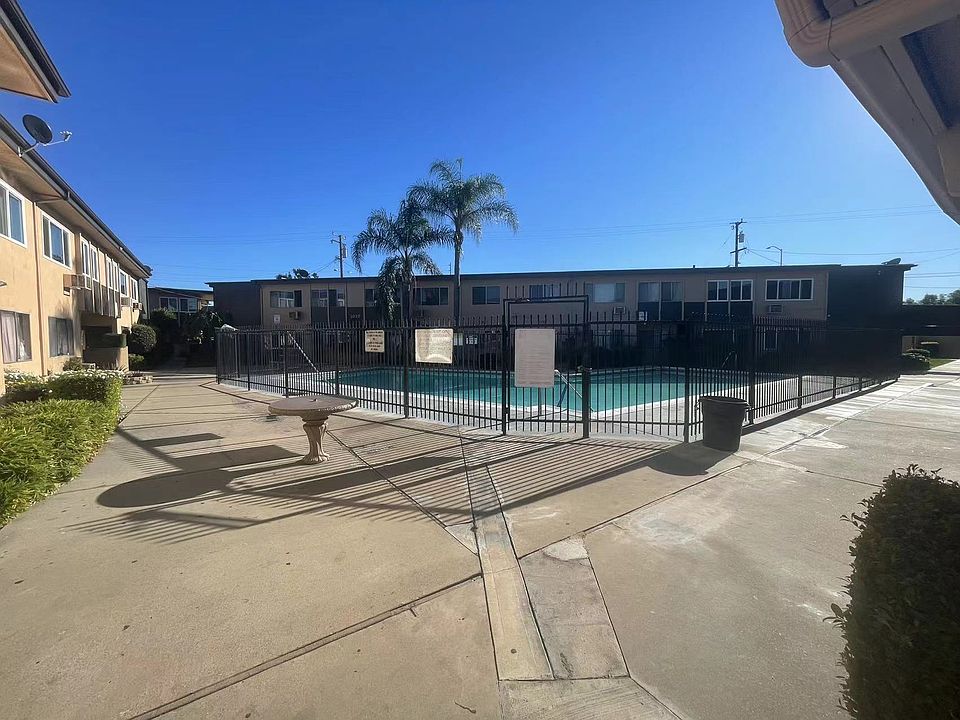 1st image of 3010 Vineland Ave APT 8