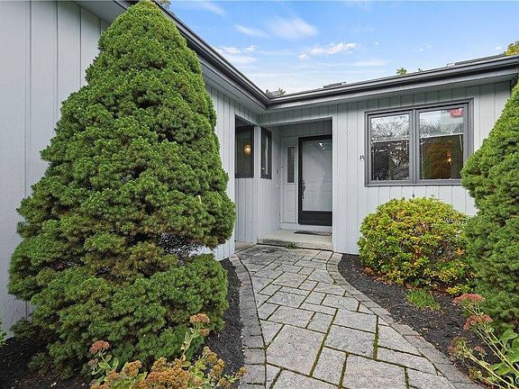 2nd image of 4964 Ravine Rd